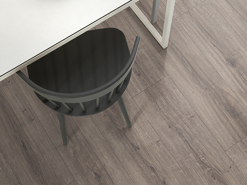 EGGER Large 32 Dub sherman šedý EPL185