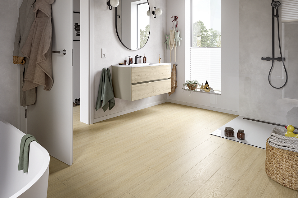 EGGER E-motion aqua 32 Dub casella přírodní světlý EL2151