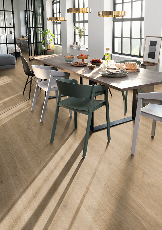 EGGER E-motion aqua plus Dub treviso přírodní EL2181
