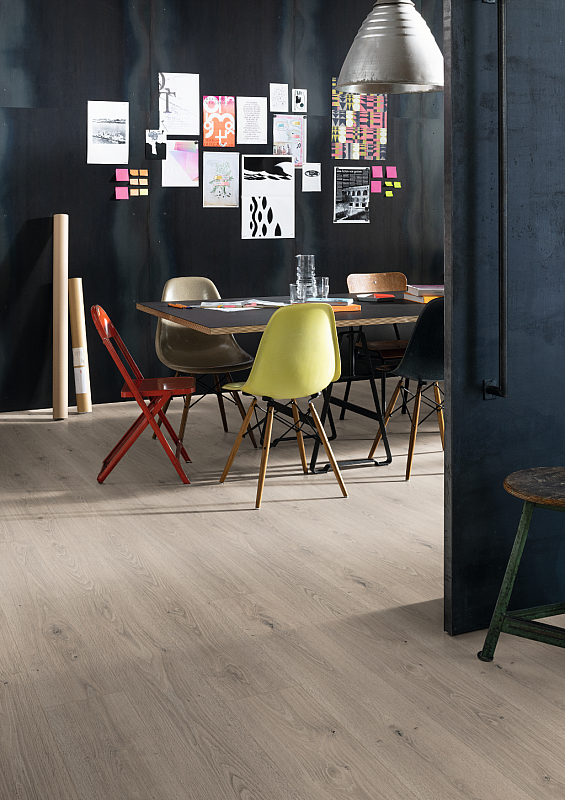EGGER E-motion aqua plus Dub treviso šedý EL2184
